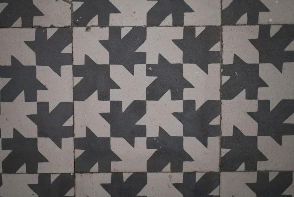 Apartment Mosaic Giralda Sevilla Bagian luar foto