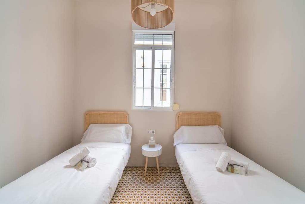 Apartment Mosaic Giralda Sevilla Bagian luar foto